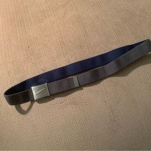 NWOT Nike reversible web belt.